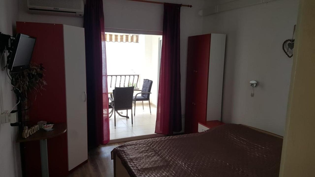 Apartments by the sea Tucepi, Makarska - 2699 Bagian luar foto